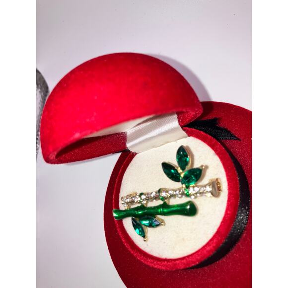 NWOT! Green Crystal Leaves & Clear Rhinestone Bamboo Brooch! - Picture 3 of 4